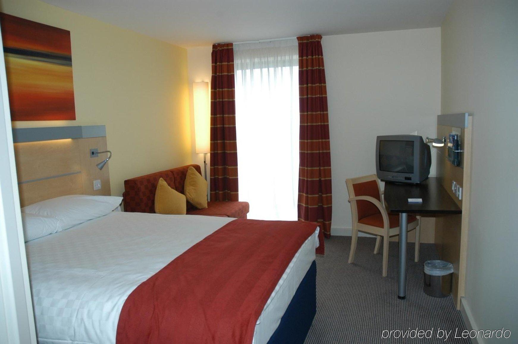 Holiday Inn Express Dublin-Airport By Ihg Santry Oda fotoğraf